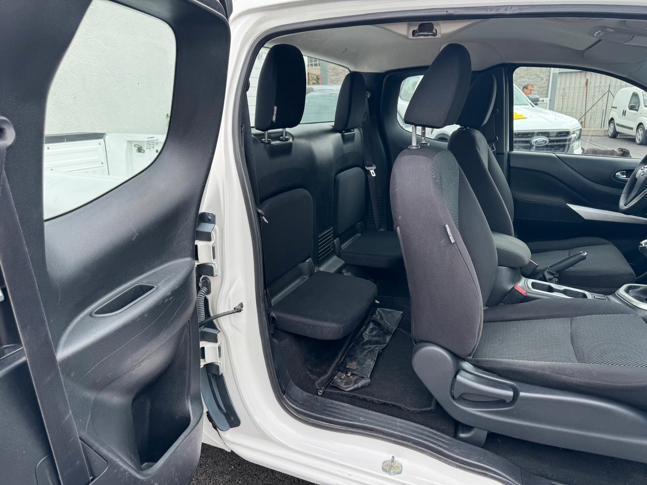 Nissan Navara 2.3 dCi 4WD King Cab Visia