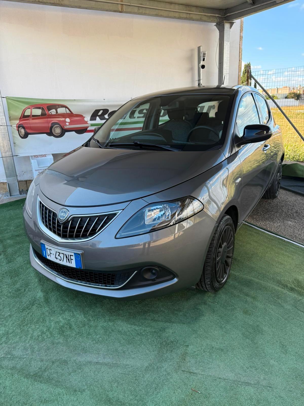 Lancia Ypsilon 1.0 FireFly 5 porte S&S Hybrid Ecochic Silver