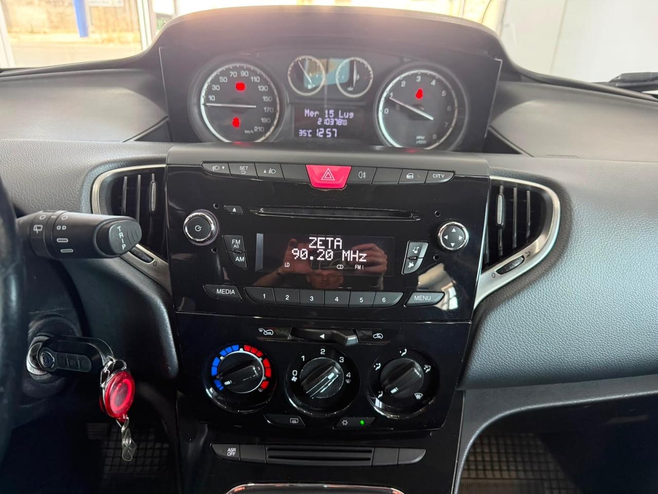 Lancia Ypsilon 1.2 69 CV 5 porte S&S Silver-2013