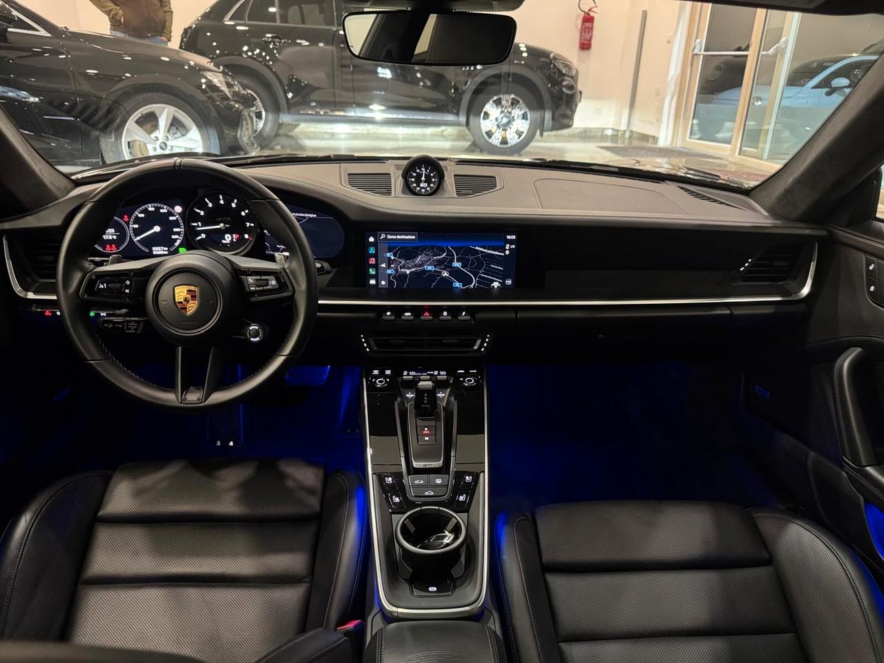 Porsche 911 Carrera 4 GTS