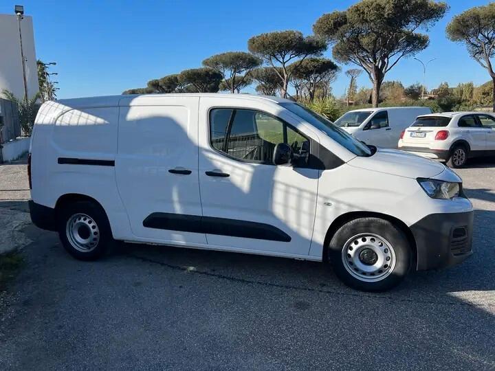 Peugeot Partner e-Partner motore elettrico 136 CV L2H1 Furgone Premium