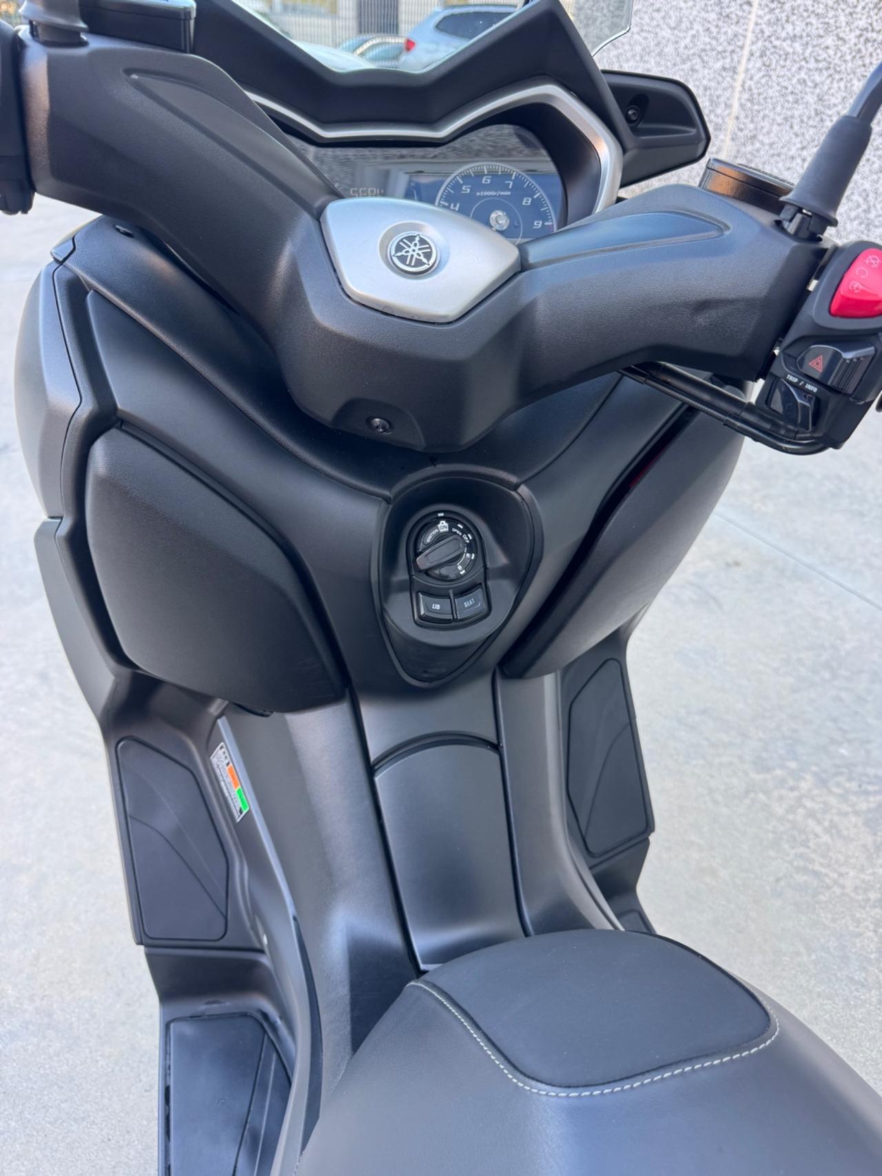 Yamaha X-Max 300 ABS