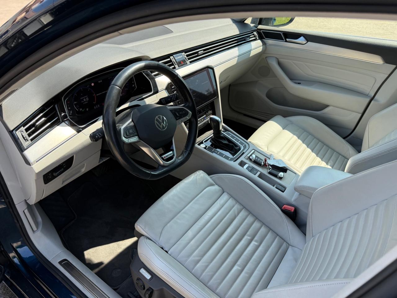 Volkswagen Passat Variant 2.0 TDI SCR 200 CV 4MOTION DSG Executive