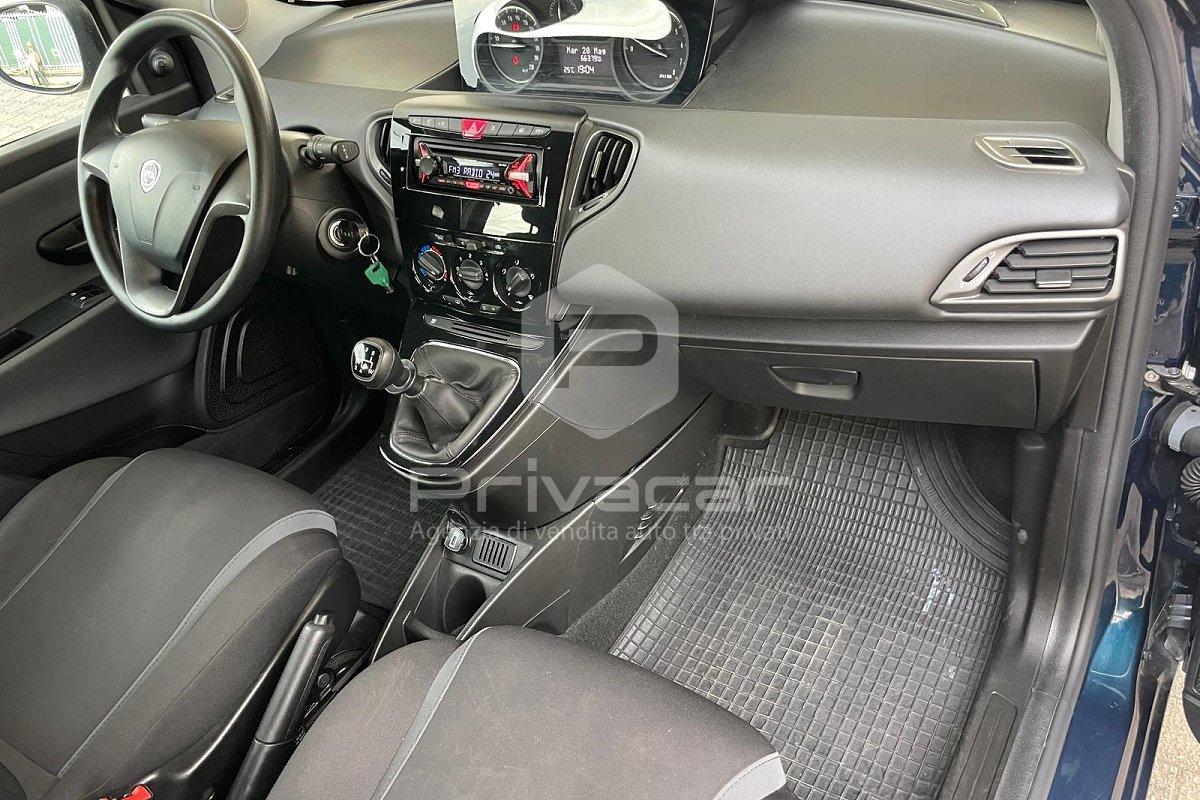 LANCIA Ypsilon 1.2 69 CV 5 porte Silver