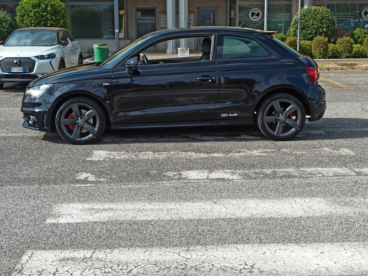 Audi A1 1.6 TDI 105 CV Attraction SLINE