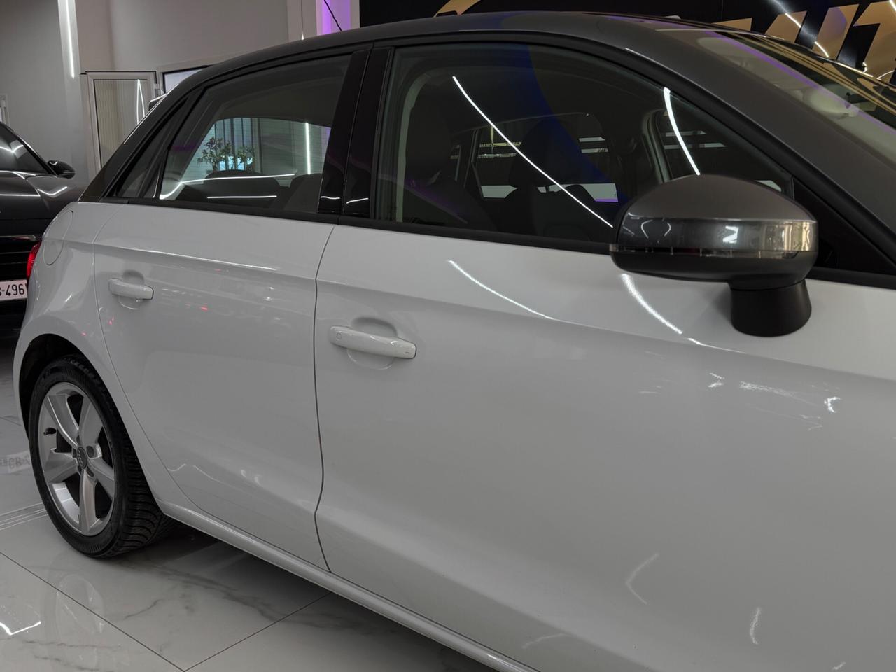 Audi A1 1.6 TDI 116CV S tronic Sport Bi-Color