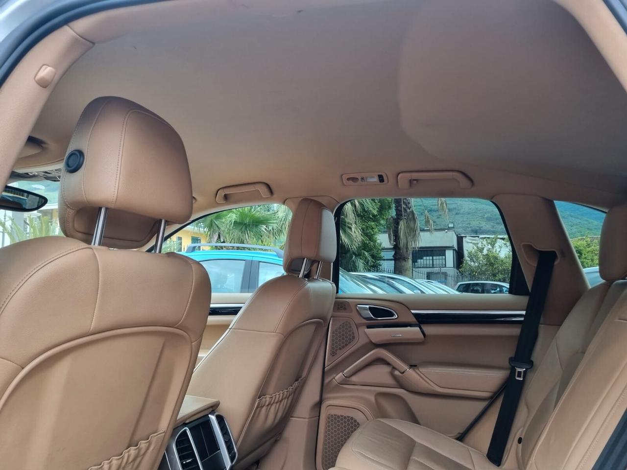 Porsche Cayenne 3.0 Diesel - PERFETTA