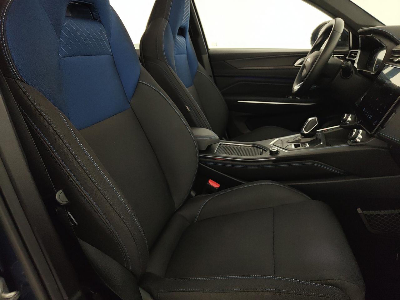 LYNK & CO 01 1.5 td phev auto