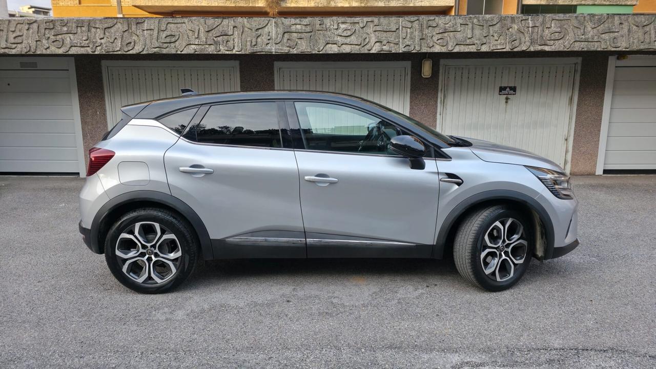 Renault Captur TCe 100 CV Intens