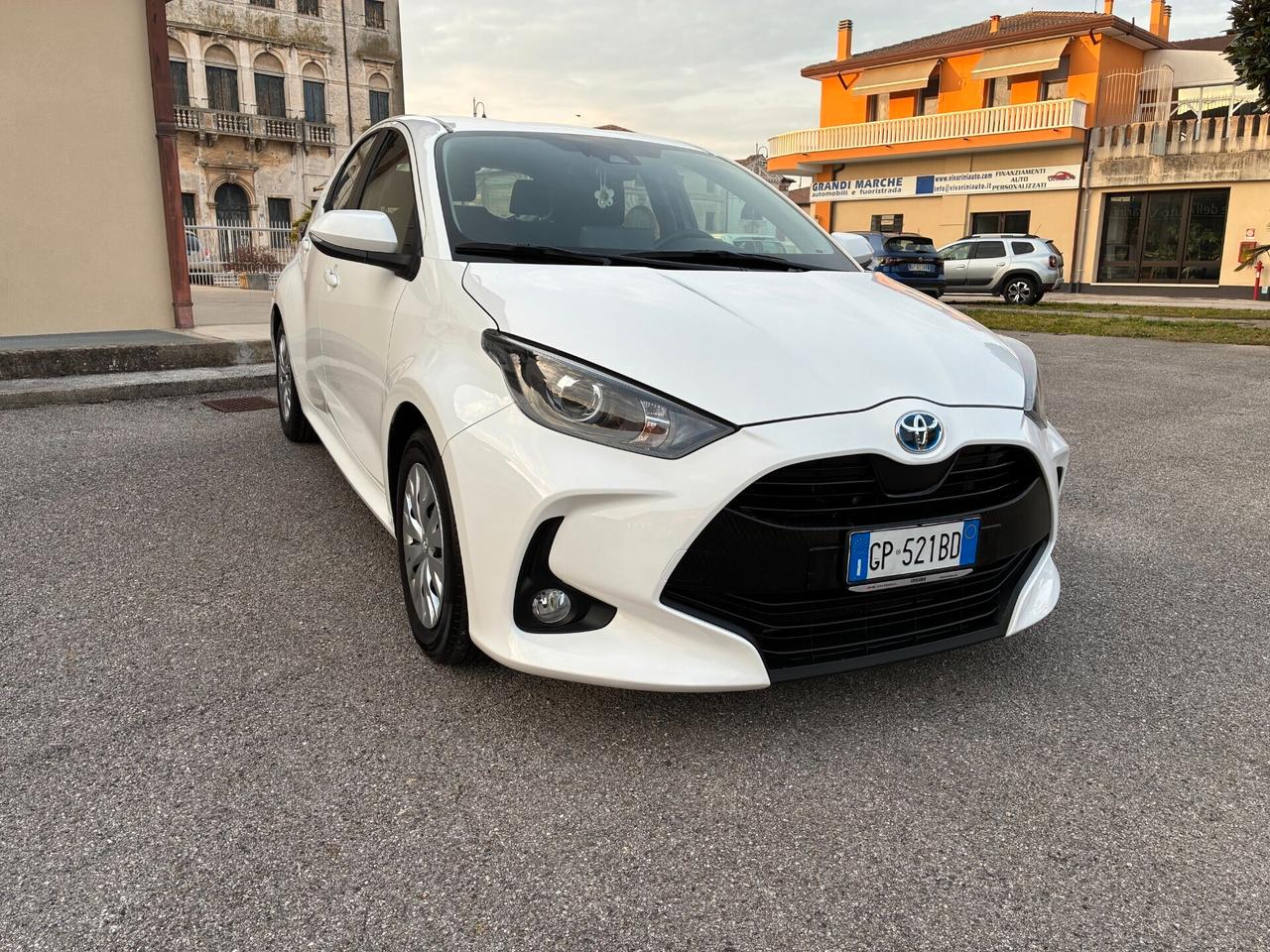 Toyota Yaris 1.5 Hybrid 5 porte Business