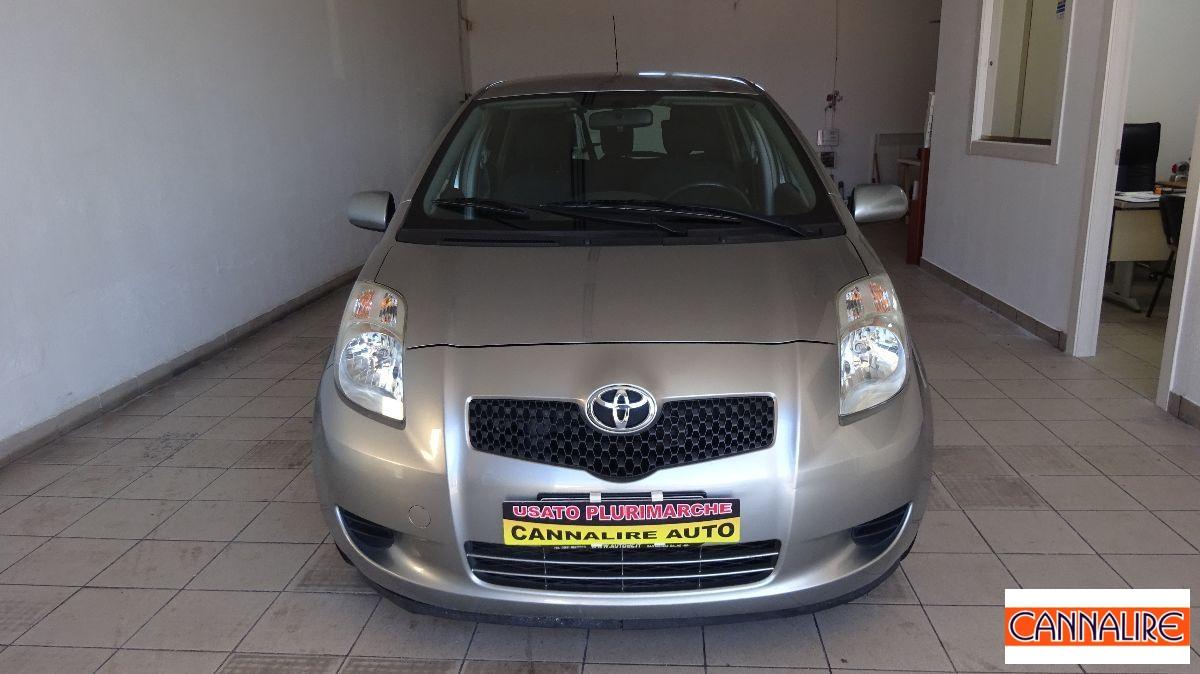 TOYOTA - Yaris - 1.0 5p. Sol