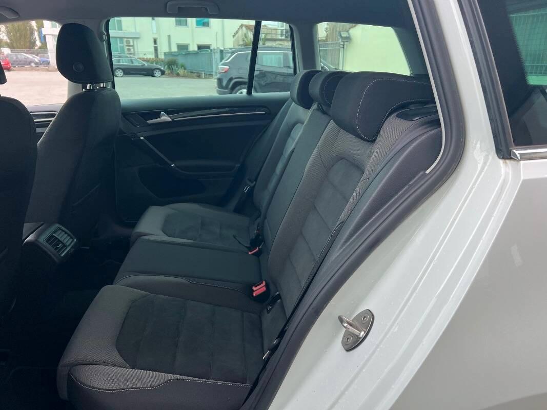 Volkswagen Golf Variant Golf var. 1.4 tgi Executive 110cv dsg