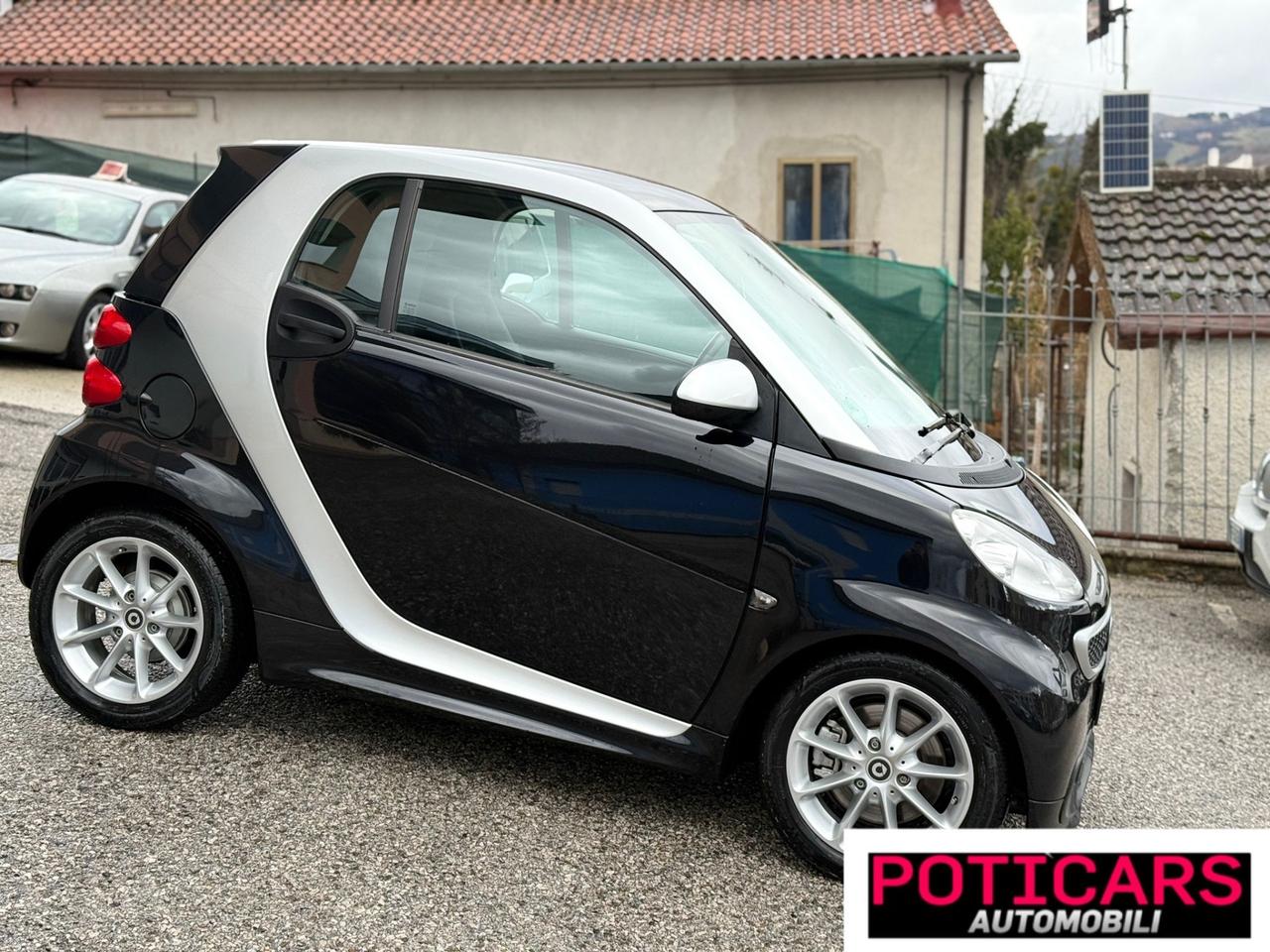 Smart ForTwo 1000 52 kW MHD coupé pure