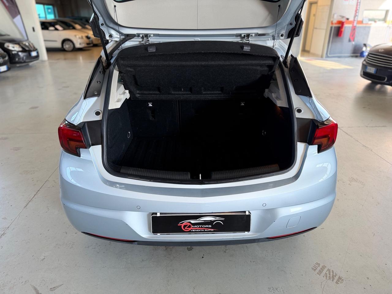 Opel Astra 1.6 CDTi 110CV Start&Stop 5 porte Innovation NEOPATENTATI