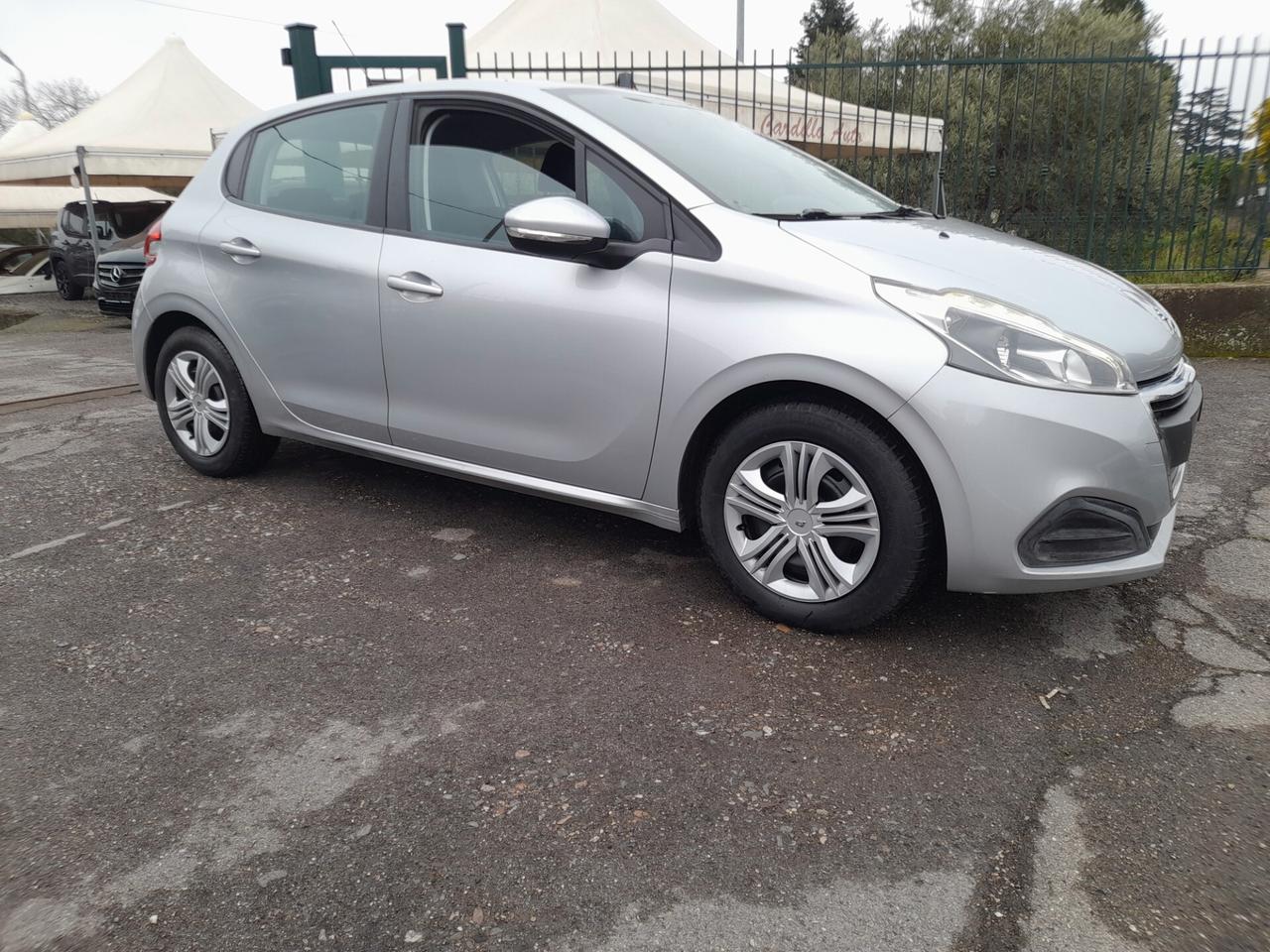 Peugeot 208 BlueHDi 75 5 porte Allure