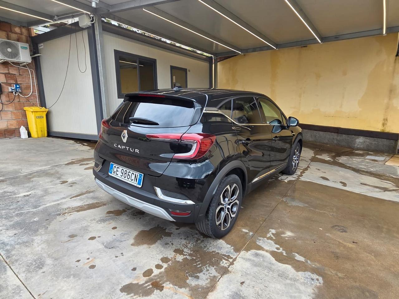 Renault Captur Plug-in Hybrid E-Tech 160 CV Initiale Paris