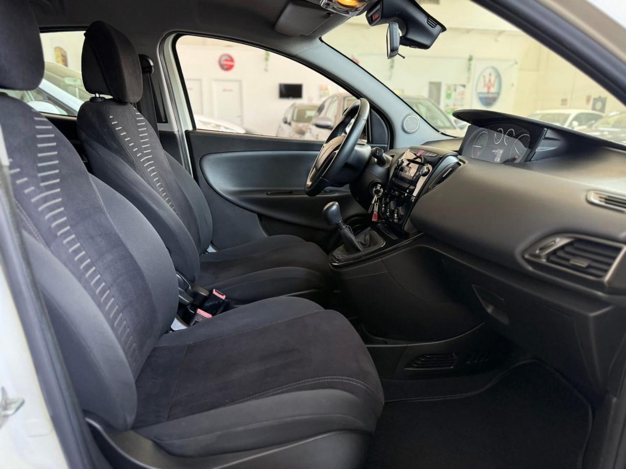 Lancia Ypsilon 1.3 MJT 16V 95 CV 5 OK NEOPATENTATI