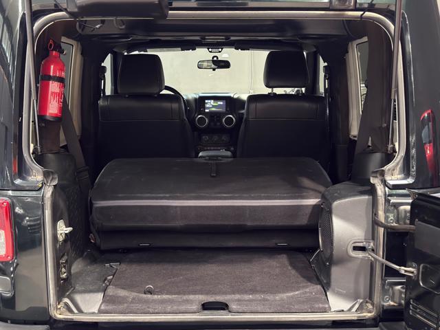 JEEP Wrangler 2.8 CRD DPF Sahara Auto