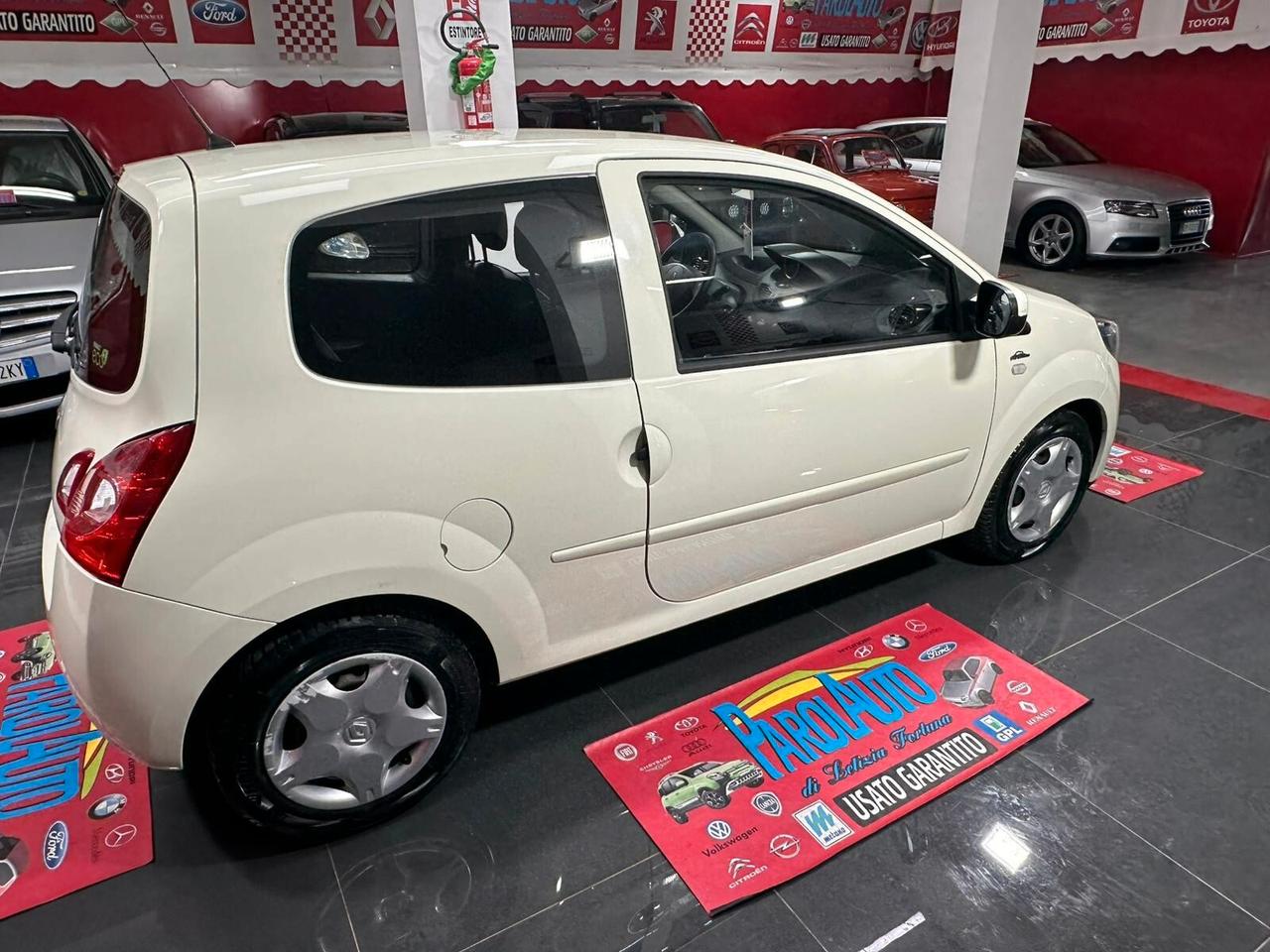 Renault Twingo 1.2 75cv Live - 2013