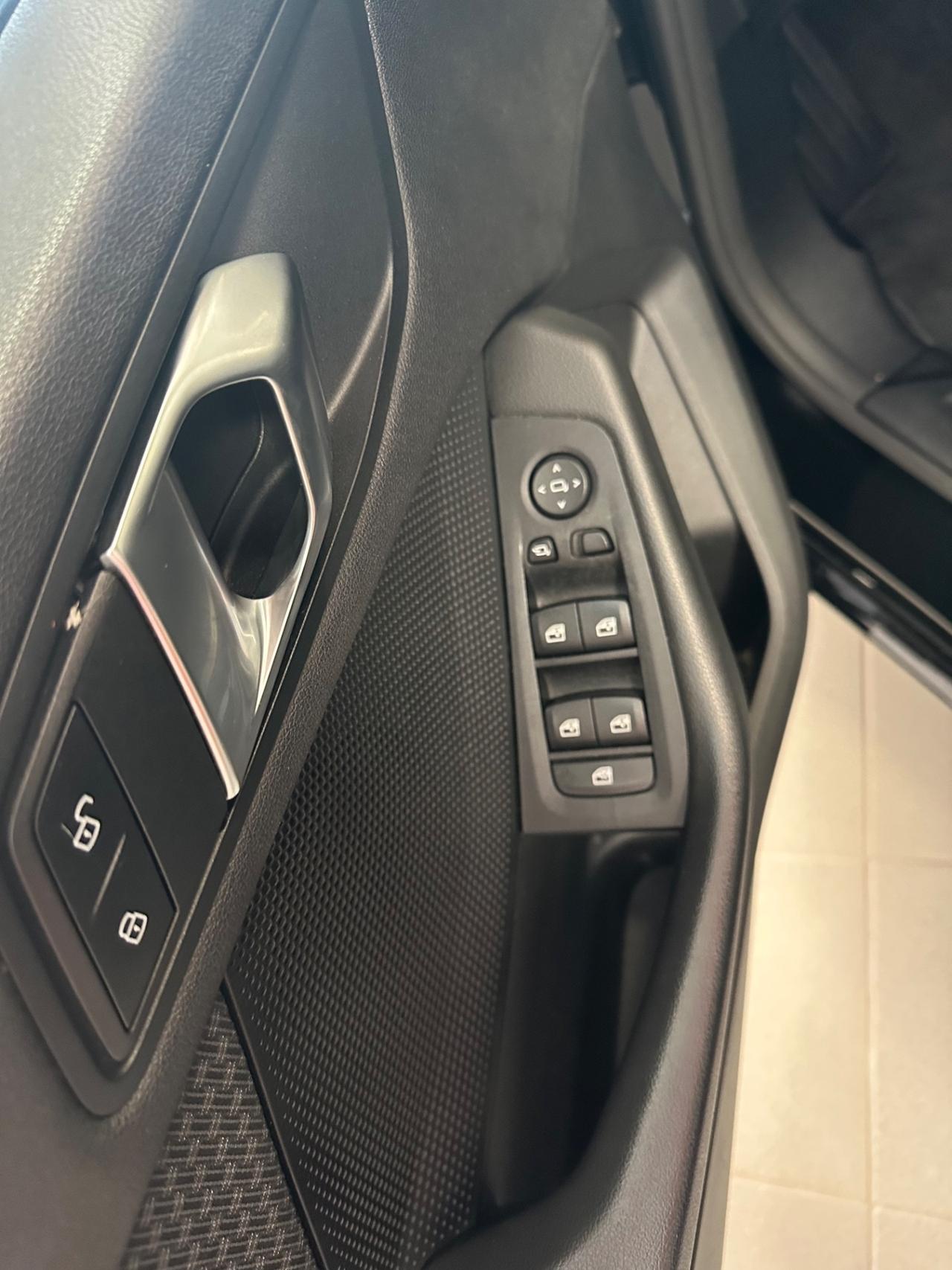 Bmw 120 120d 5p. Business Advantage