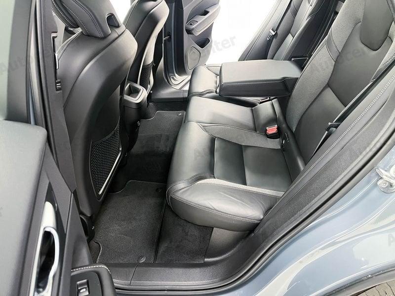 Volvo XC60 XC60 B4 (d) 197CV AUT AWD R DESIGN