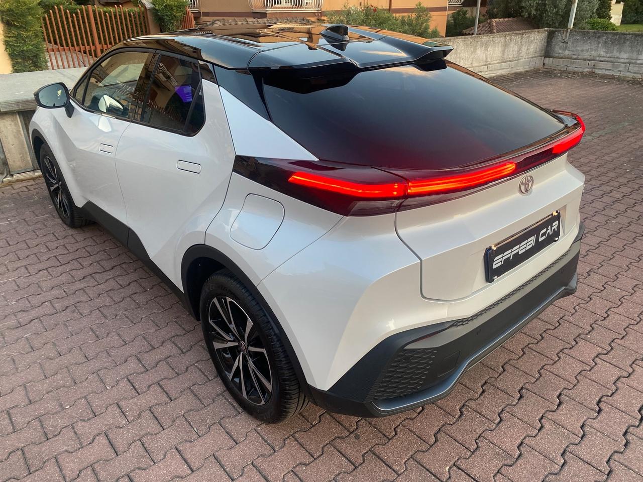 Toyota C-HR 1.8 hv Trend fwd E-CVT KM 0 PRONTA CONSEGNA