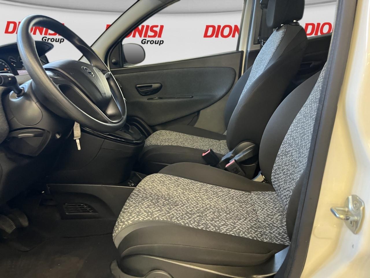 Lancia Ypsilon 1.0 70cv Firefly Hybrid S&S