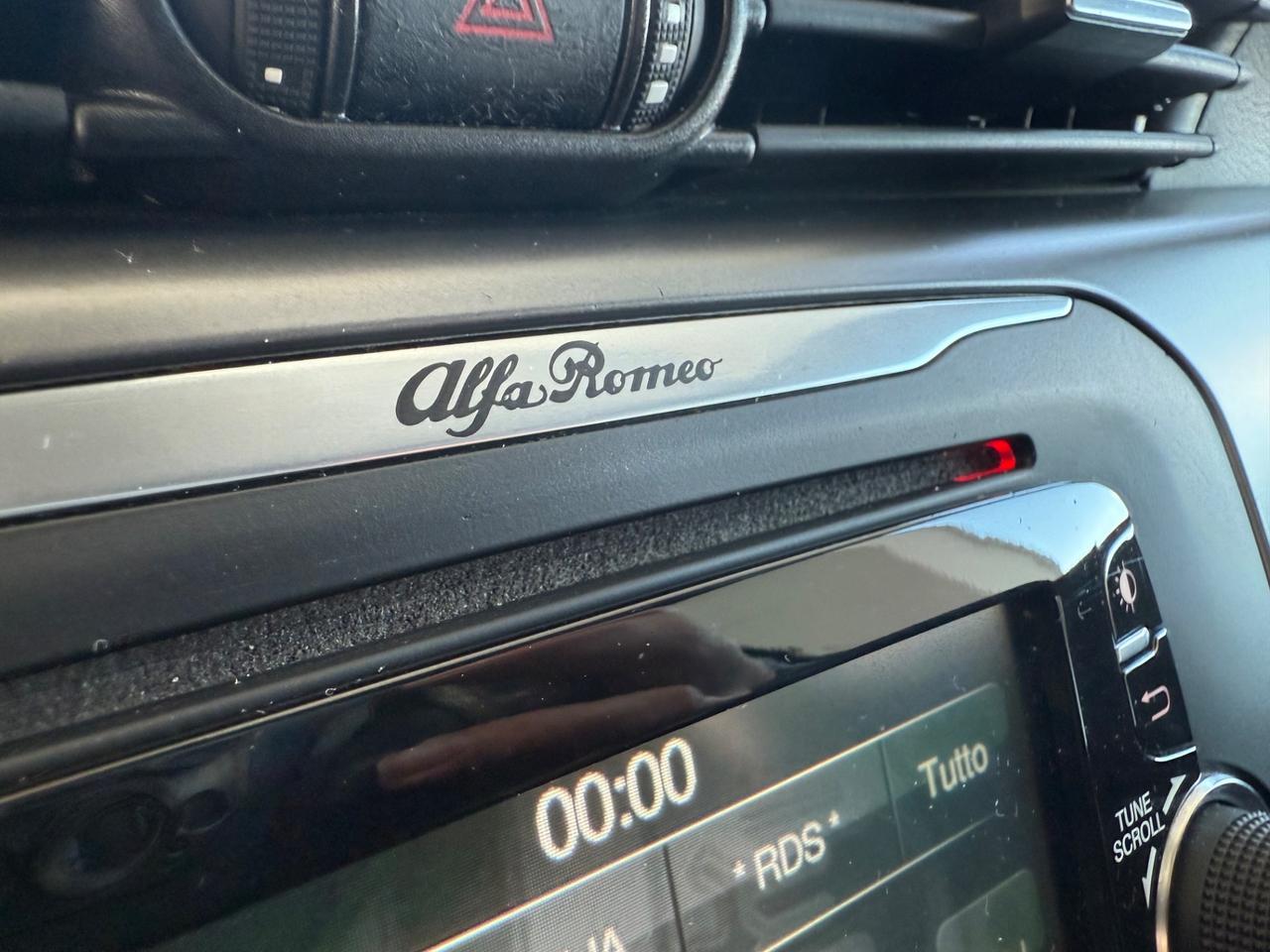 Alfa Romeo Giulietta 1.6JTDm Distinctive UNIPRO.2015