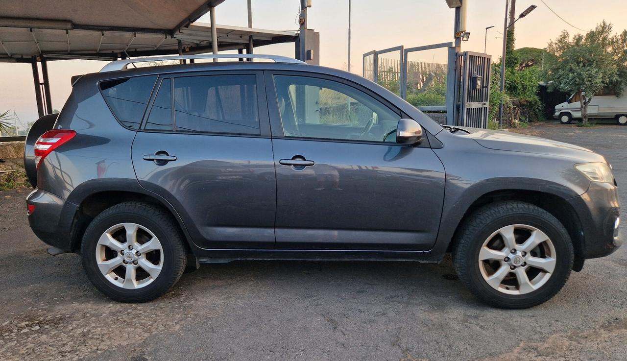 Toyota RAV 4 RAV4 Crossover 2.2 D-4D 150 CV DPF Exclusive
