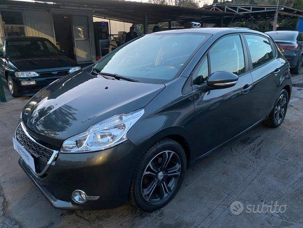 Peugeot 208 208