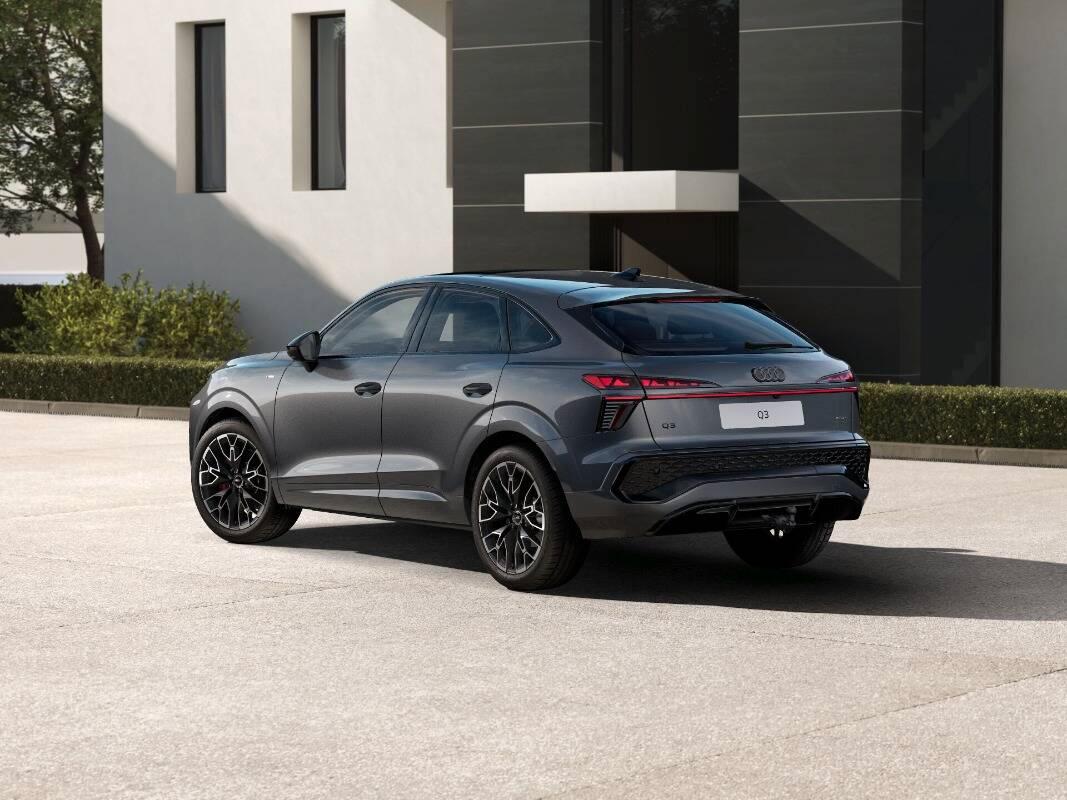 Audi Q3 II 2025 Sportback Sportback TFSI S Line Quattro 204cv-Tetto-Sosp. Pneu