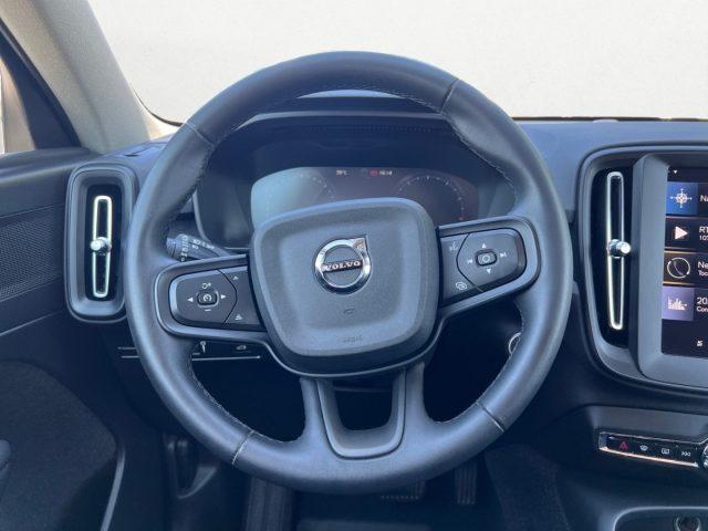 VOLVO XC40 T2 Geartronic Momentum Core