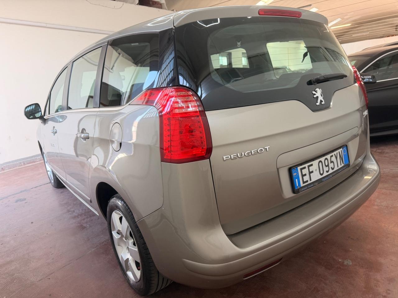Peugeot 5008 1.6 HDi 112CV 7 posti