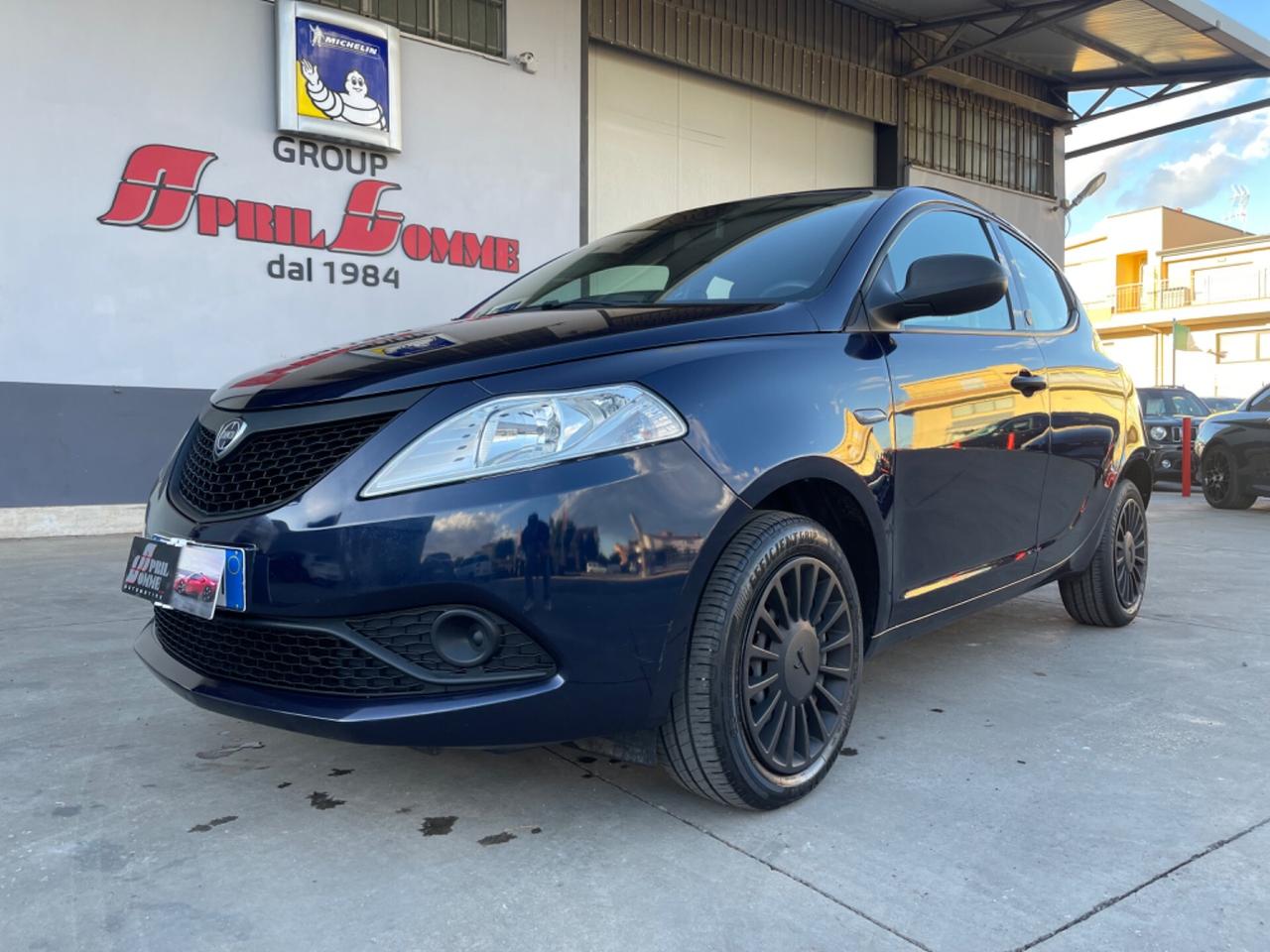 Lancia Ypsilon 1.0 FireFly 5 porte S&S Hybrid Ecochic Gold