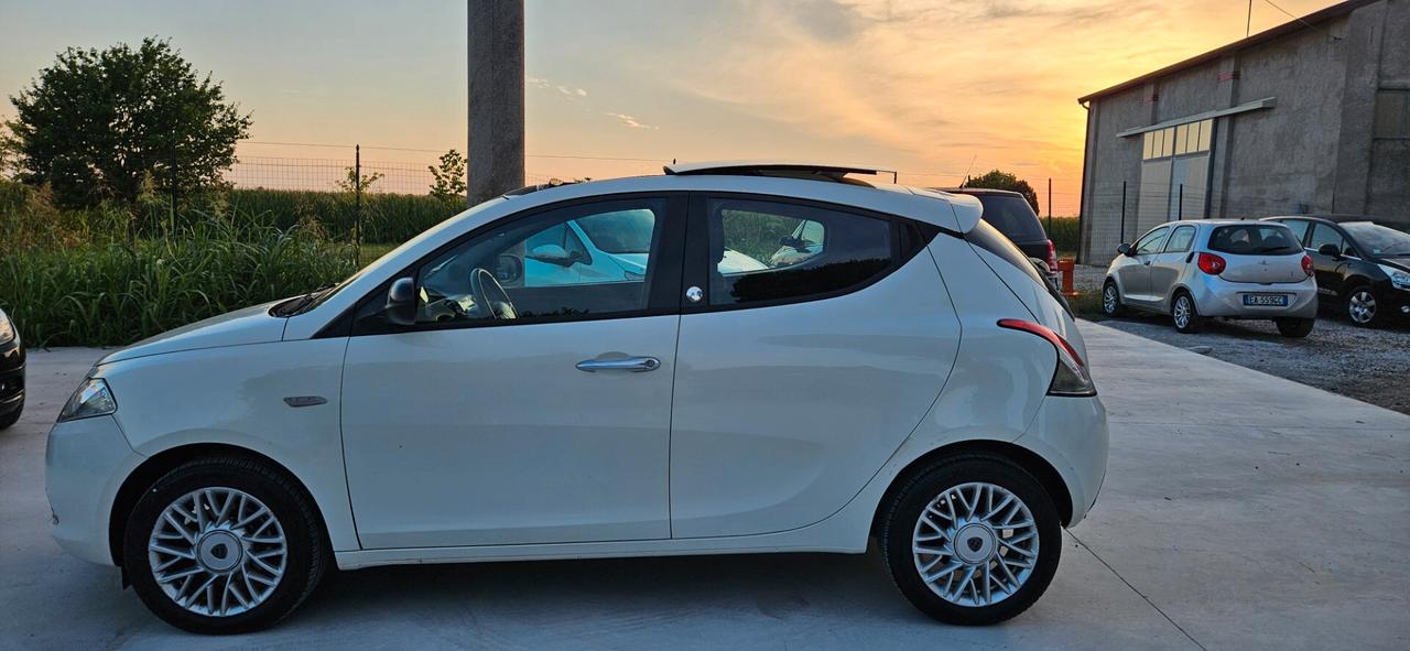 Lancia Ypsilon 1.2 69 CV 5 porte GPL Ecochic Silver