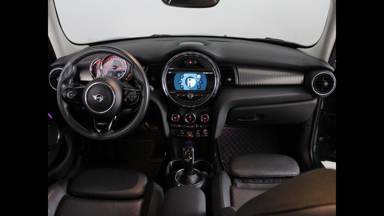 MINI Mini IV F55 2018 5p - Mini 5p 2.0 Cooper SD Business auto