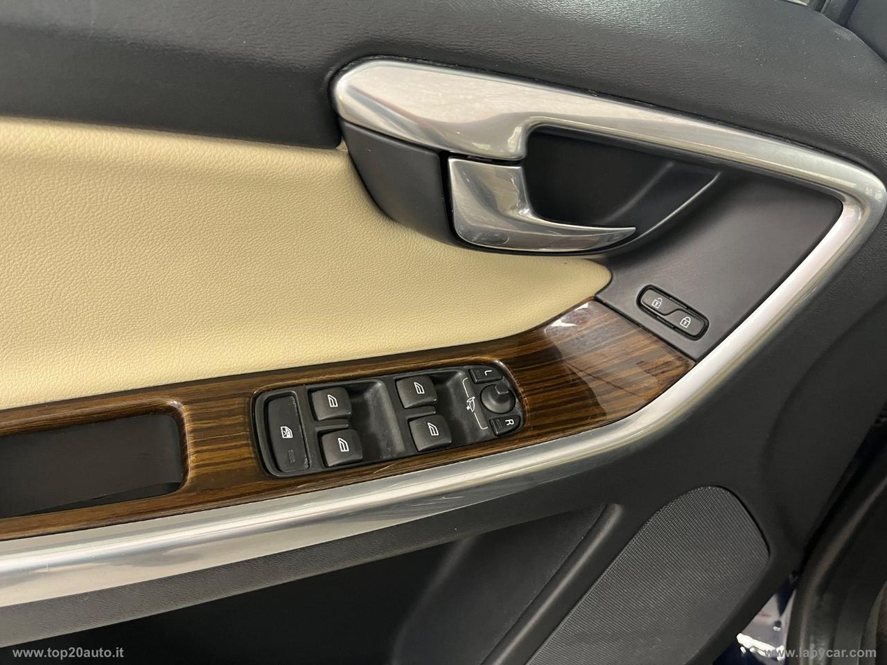 VOLVO XC60 D3 Business Plus|MANUALE|PELLE TOT