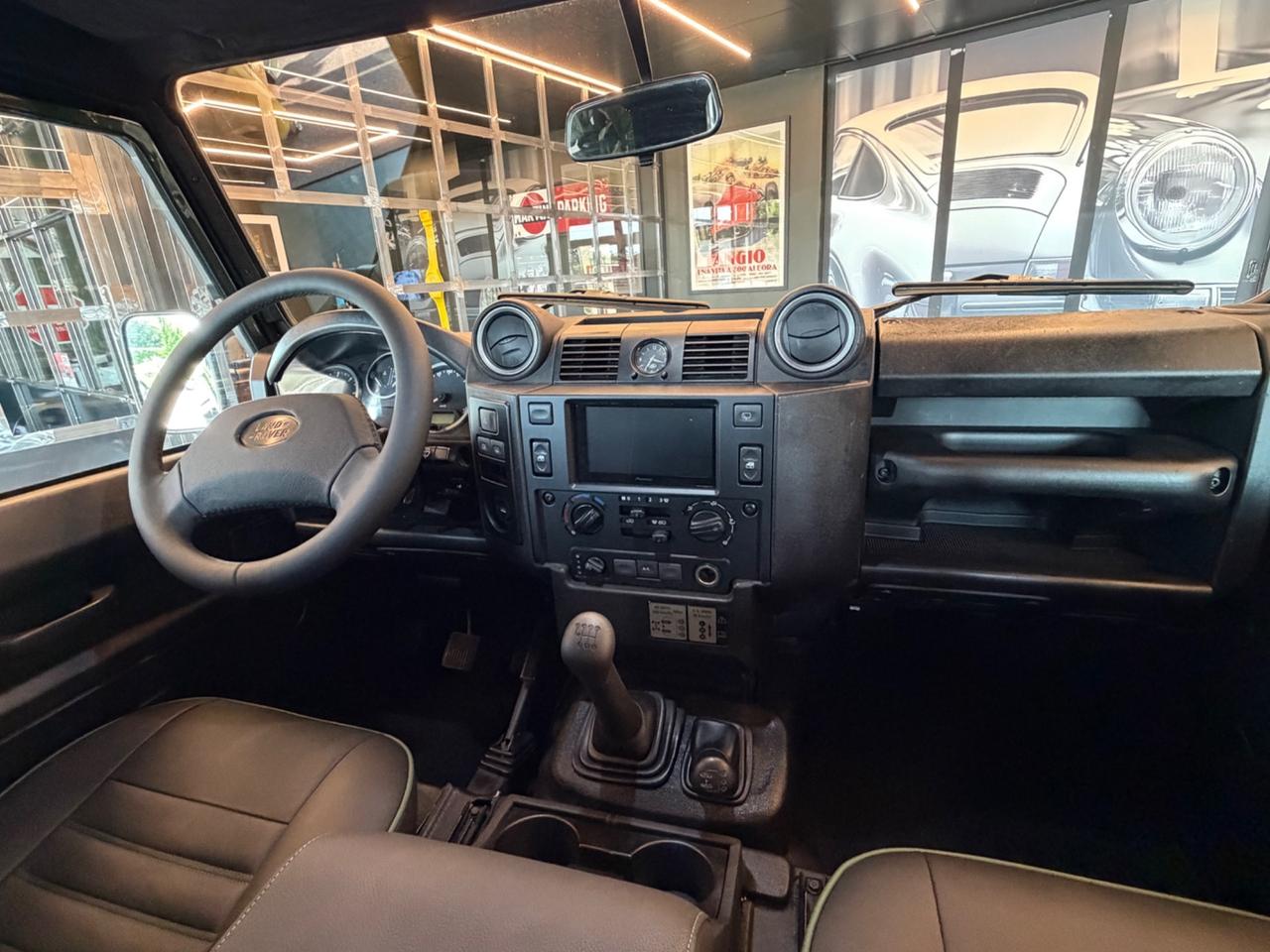 Land Rover Defender 110 2.4 TD4 Station Wagon SE - 7 POSTI -Ricond. "The world's style"