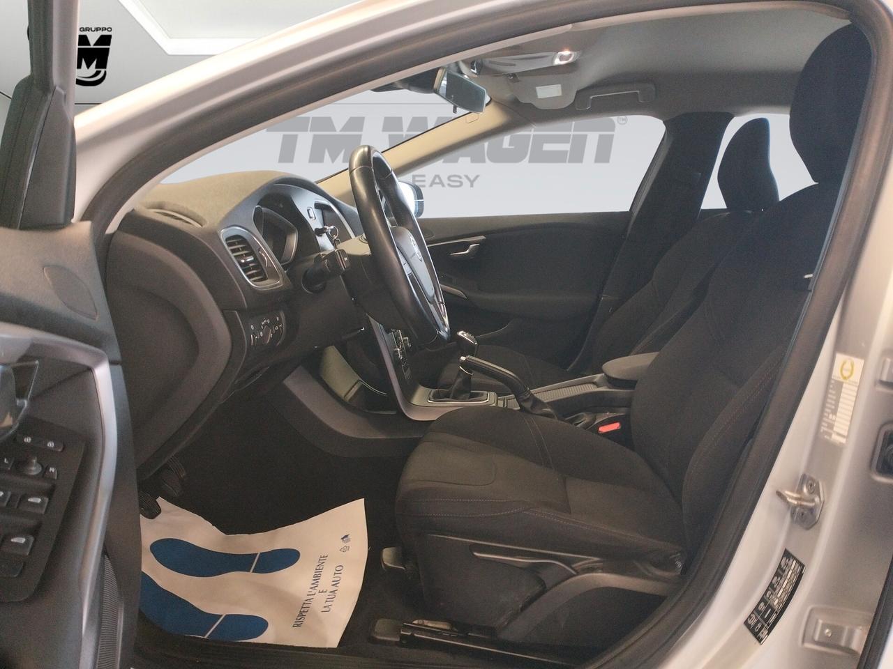 Volvo V40 D2 1.6 Momentum - NEOPATENTATI