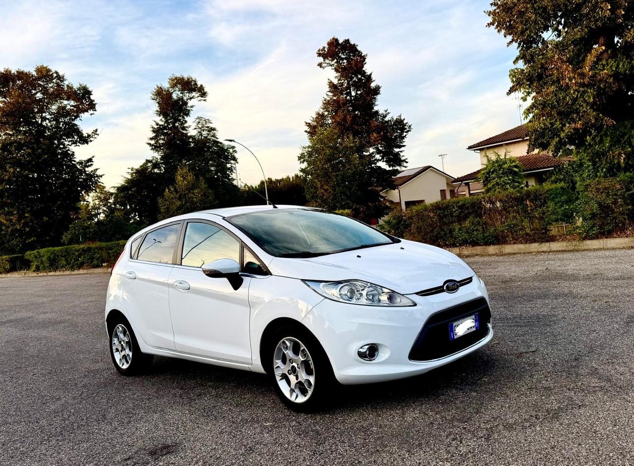 Ford Fiesta 1.4 5 porte Bz.- GPL Titanium