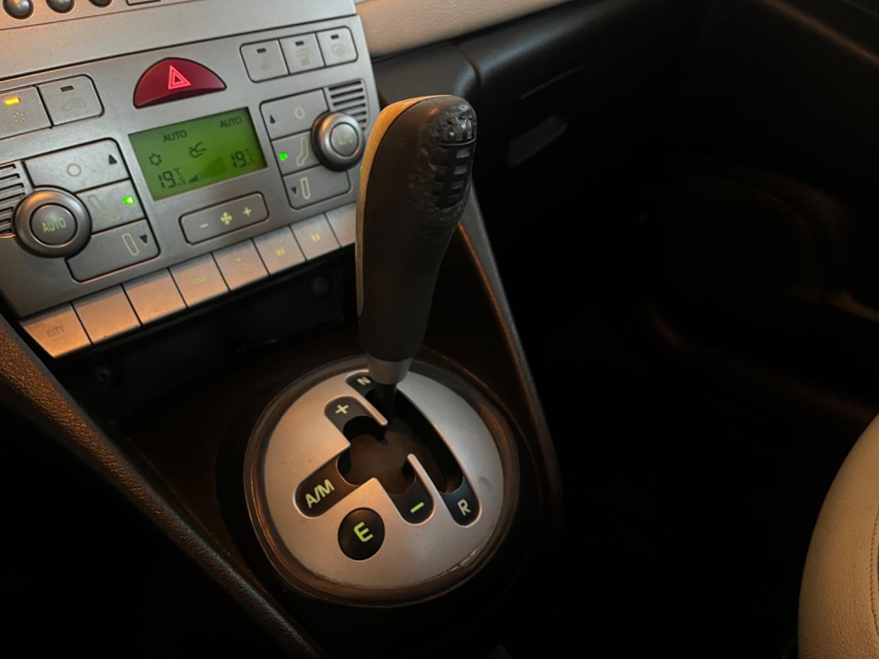 Lancia Ypsilon Cambio aut. appena rifatto