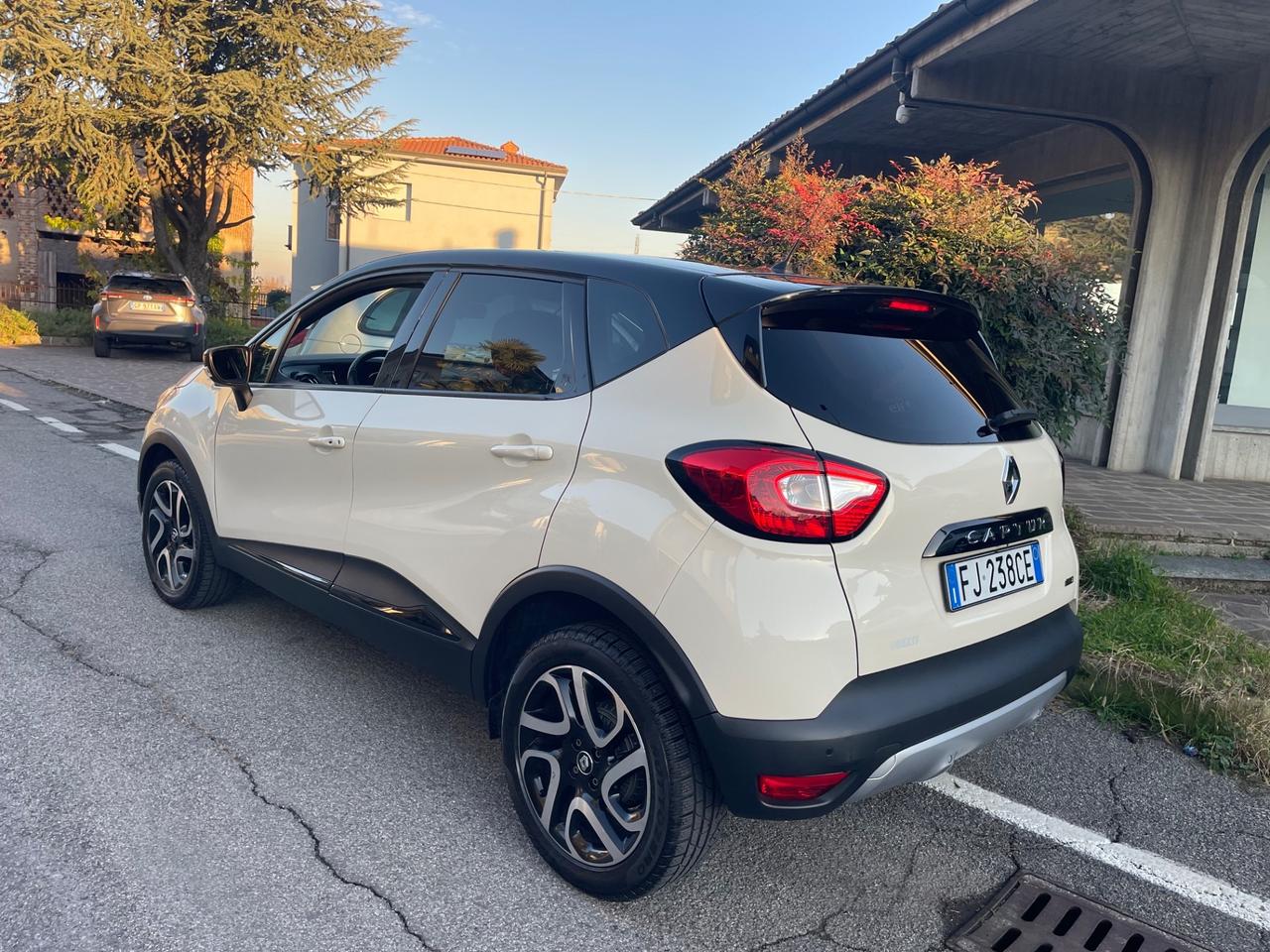 Renault Captur dCi 8V 90 CV EDC Start&Stop Energy Intens