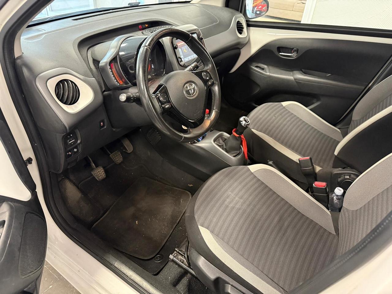 Toyota Aygo 1.0 VVT-i 72 CV 5 porte x-cite