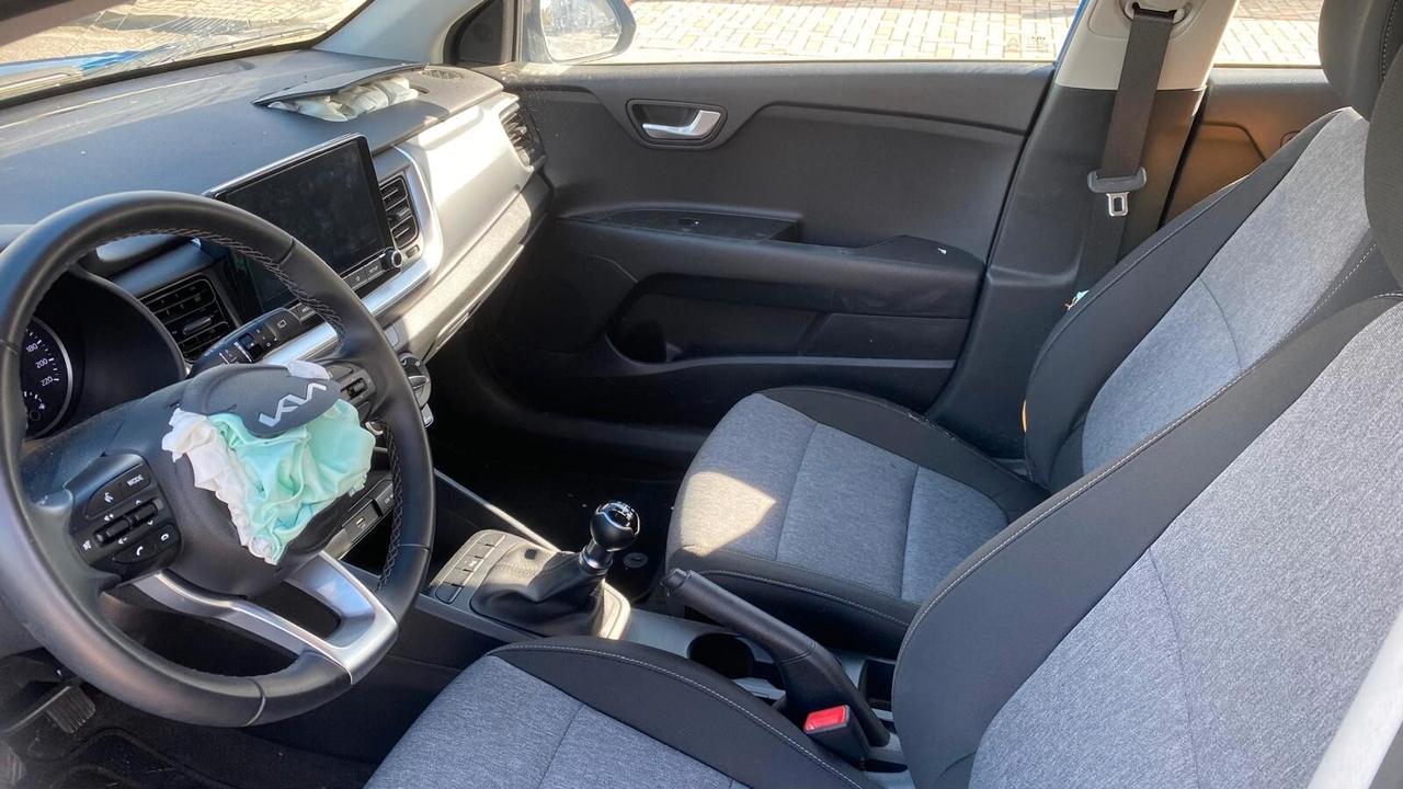 Kia Stonic 1.2 2023 - incidentata