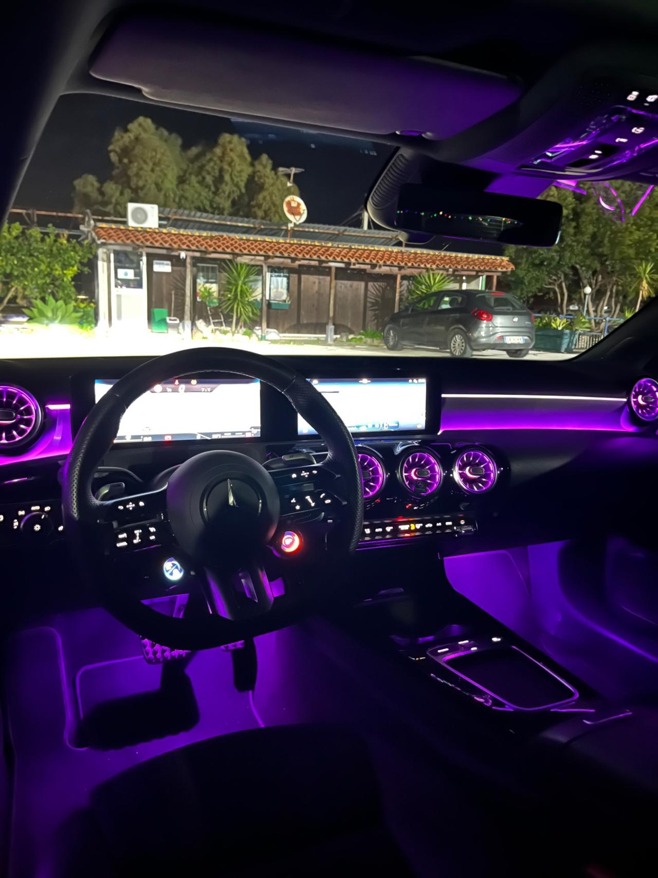 Mercedes-benz A 35 AMG LINE PREMIUM PLUS