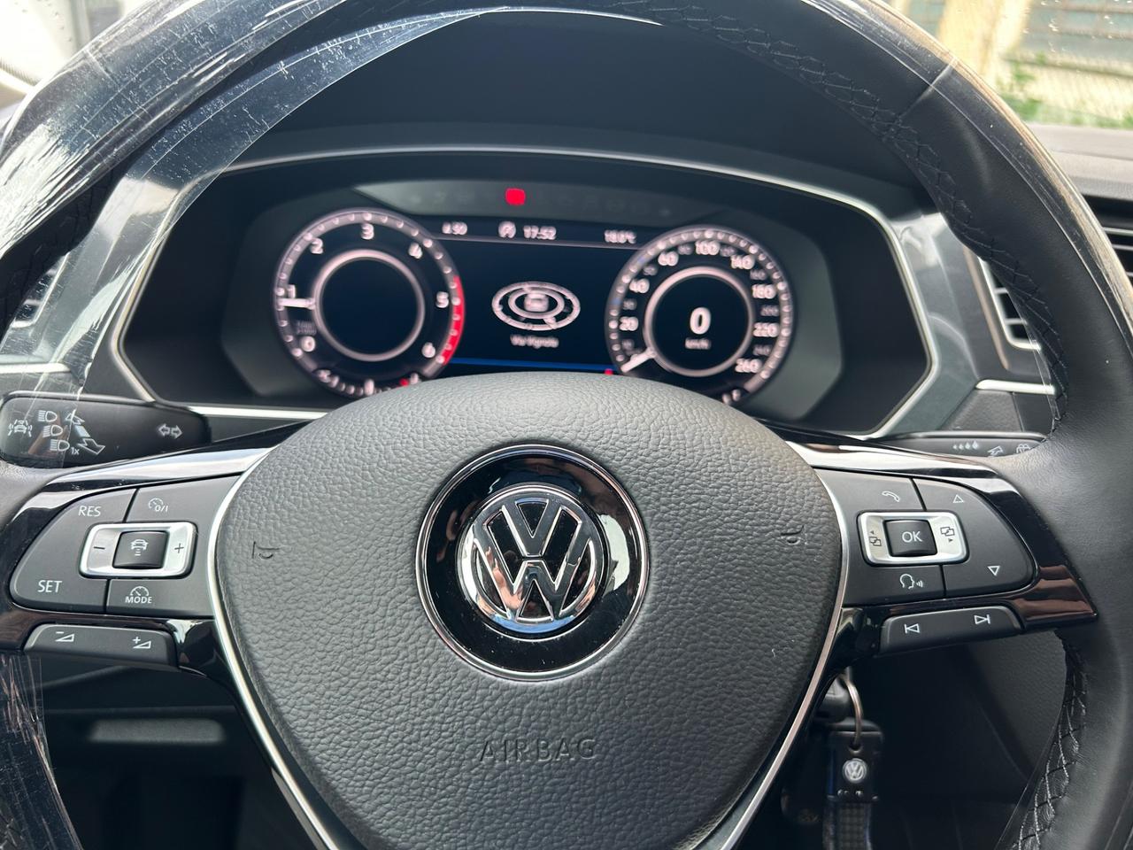 Volkswagen Tiguan 2.0 TDI SCR 4MOTION Business BlueMotion Technology