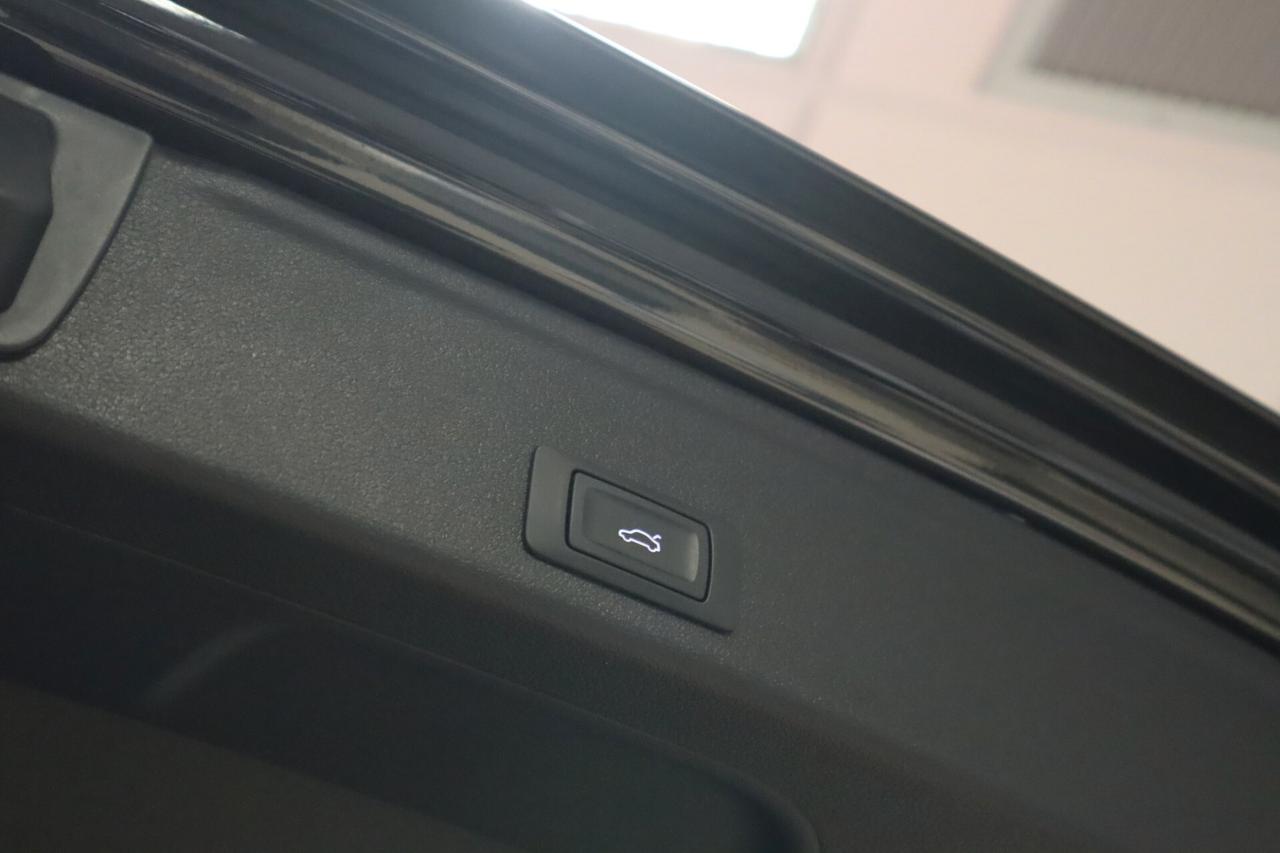 Audi A4 Avant 30 TDI/136 CV S tronic