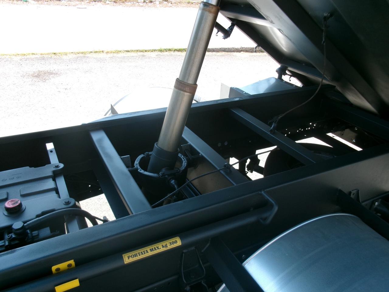 Iveco Daily 35C13 2.3 130CV RIBALTABILE TRILATERALE