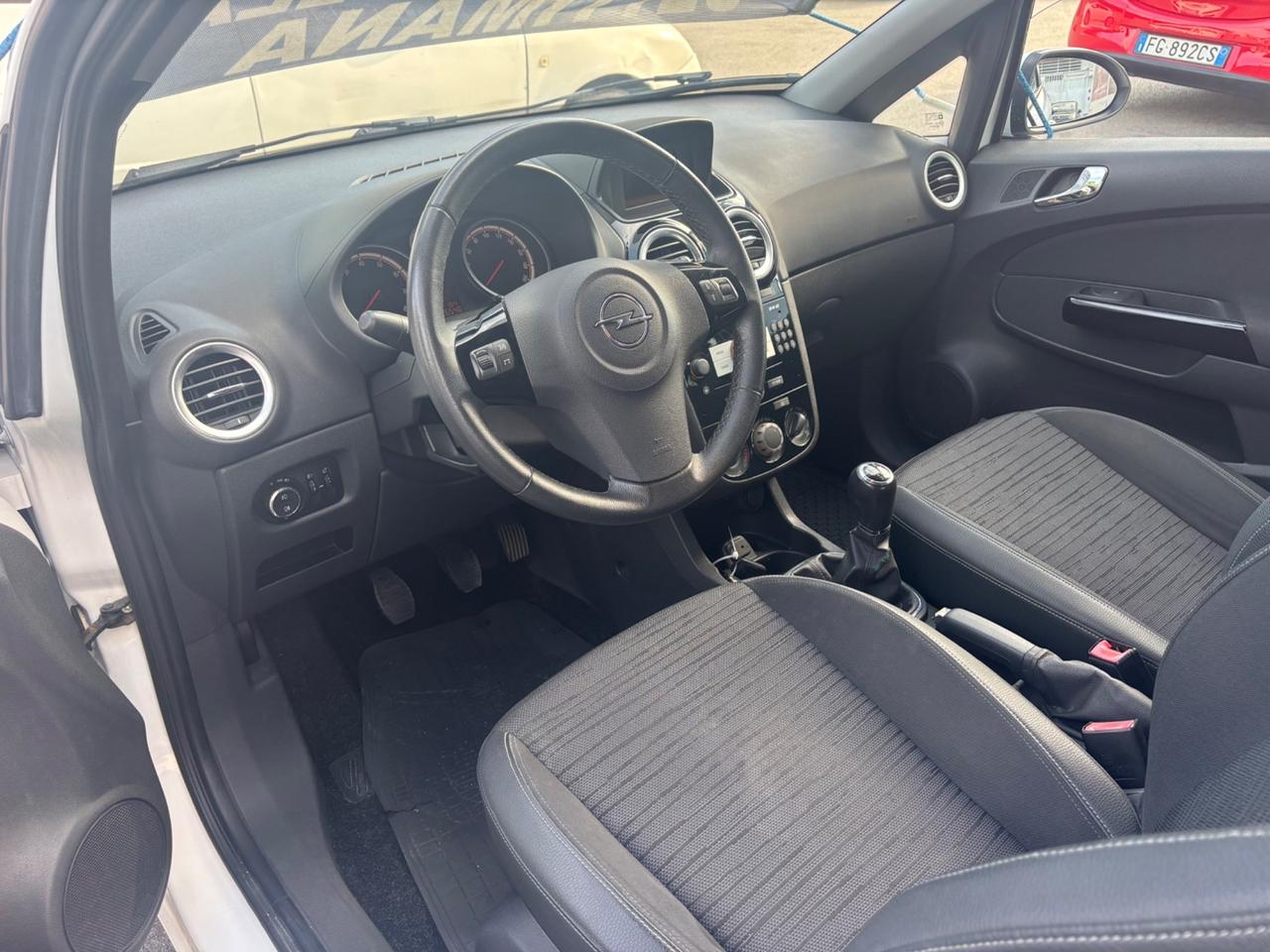 Opel Corsa 1.2 85CV 3 porte GPL-TECH b-color
