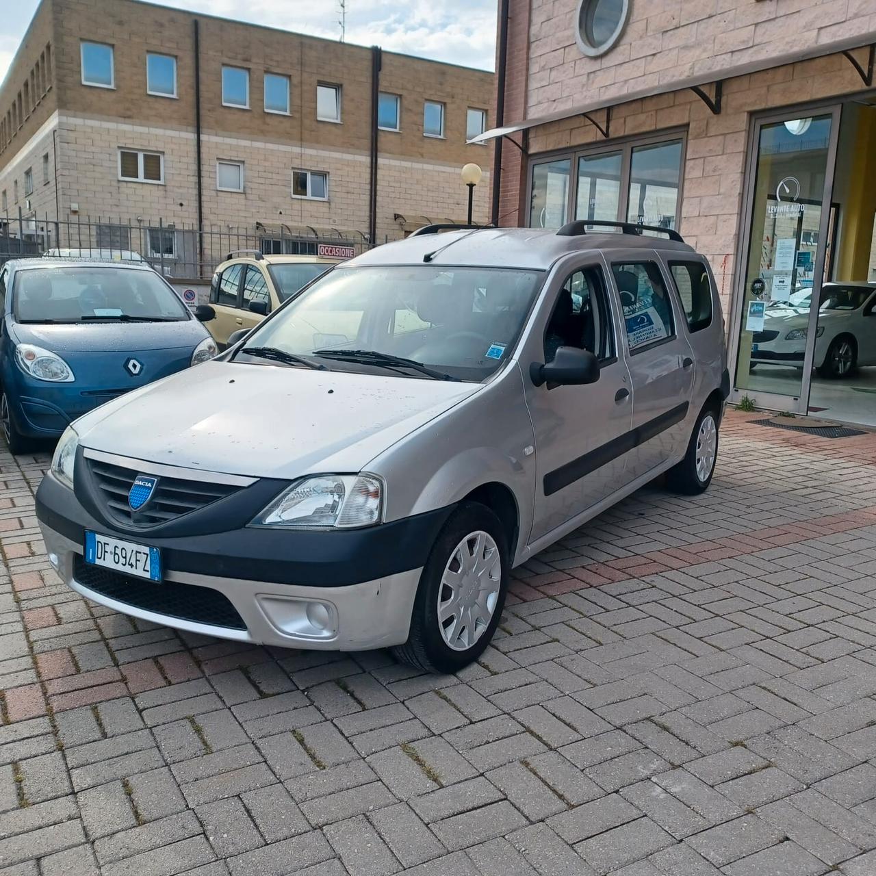 127.968 KM DACIA LOGAN 1.4 OTTIMA PER LAVORO E FAMIGLIA